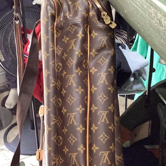 Loui Vuitton authentic. Travel luggage. - Picture 12 of 14
